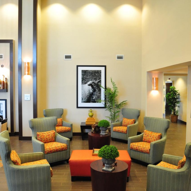 Hampton Inn & Suites