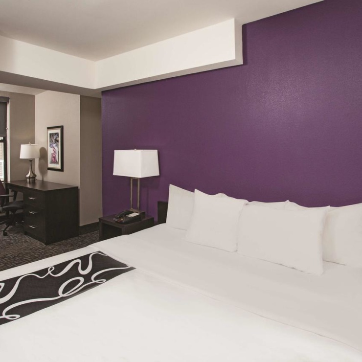 La Quinta Suites